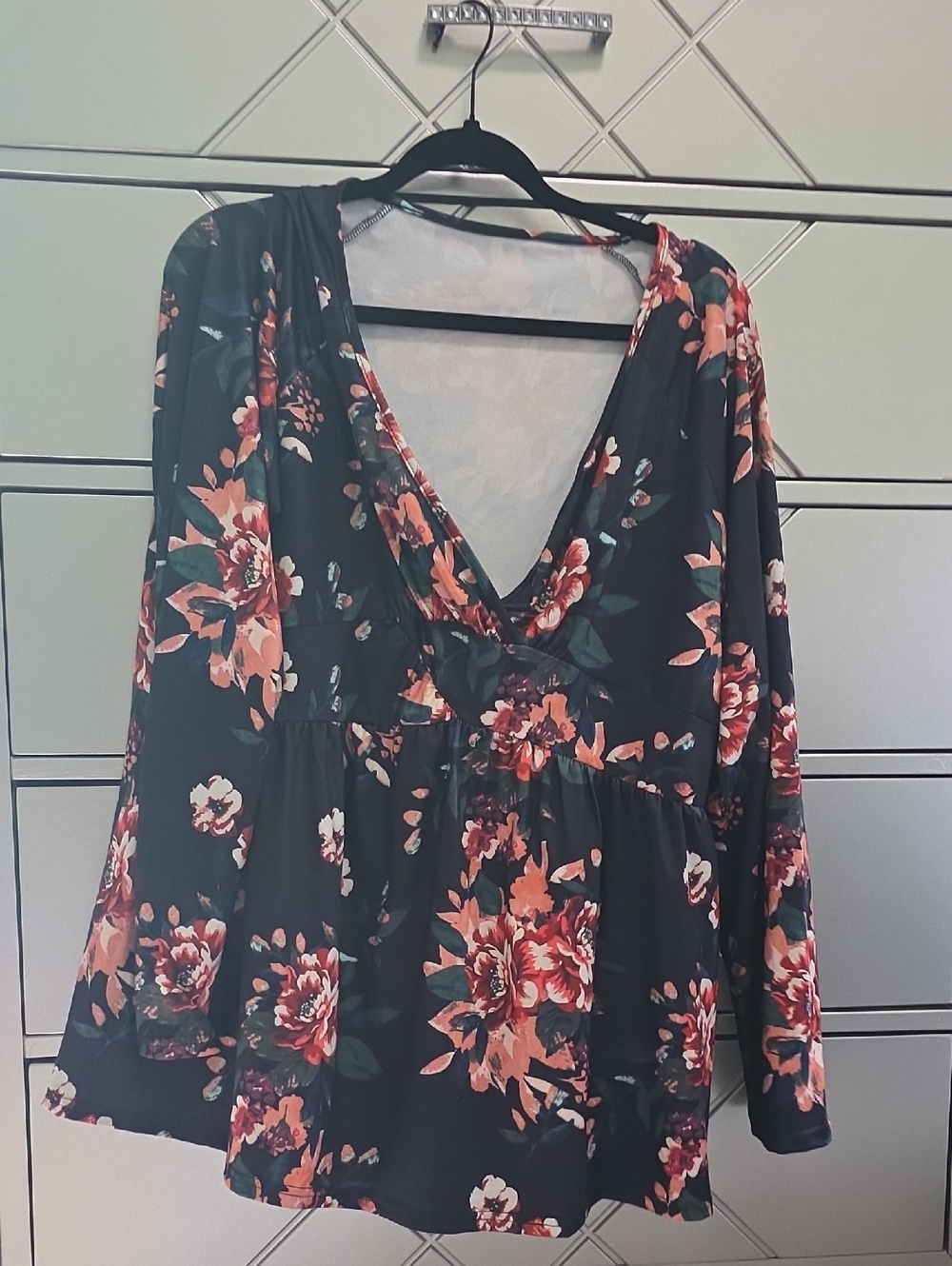Floral V-Neck Long Sleeve Crossover Blouse - Women's Size XL